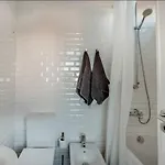 Apartman 2 Bedroom With Great Transport Links To The Heart Of Lisboa