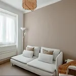 2 Bedroom With Great Transport Links To The Heart Of Apartman *