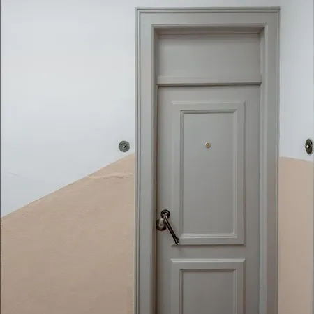 公寓 2 Bedroom With Great Transport Links To The Heart Of *